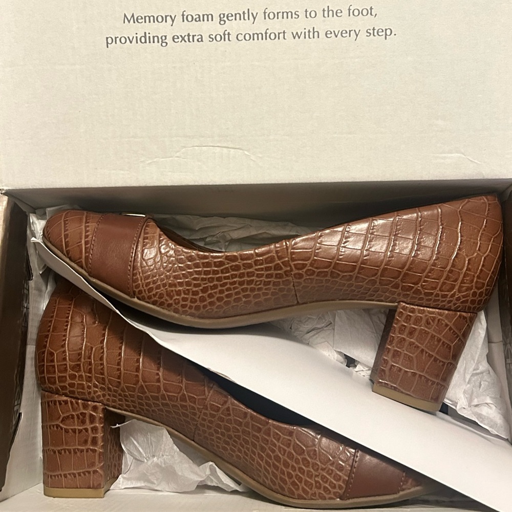 Gianni Bernini Memory Foam Heels